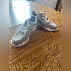 Old Navy grey sneakers NWOT